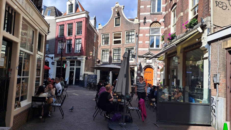 Amsterdam, kanal i zgrade od čokolade